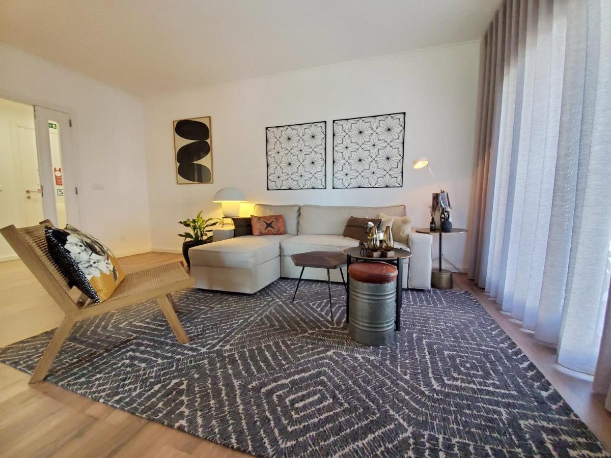 Lisbon Twin Towers Apartment Exterior photo